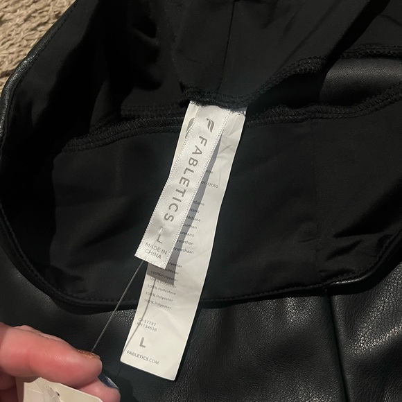 NWT Fabletics Women's High-Waisted Black Vegan Leather Leggings Size Large - Picture 5 of 9